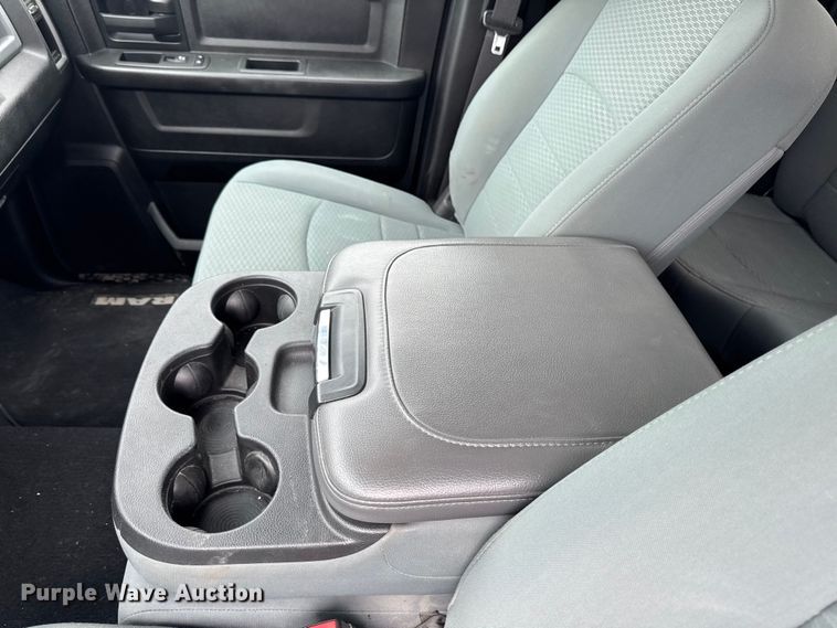 image for item DV2002 2019 RAM 1500 Ext. Cab pickup truck