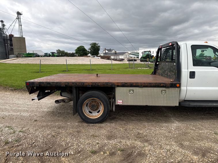 image for item DV2003 2013 Ford F550 Super Duty XL flatbed truck