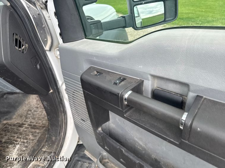 image for item DV2003 2013 Ford F550 Super Duty XL flatbed truck