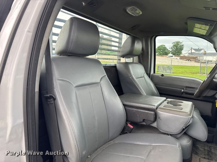 image for item DV2003 2013 Ford F550 Super Duty XL flatbed truck