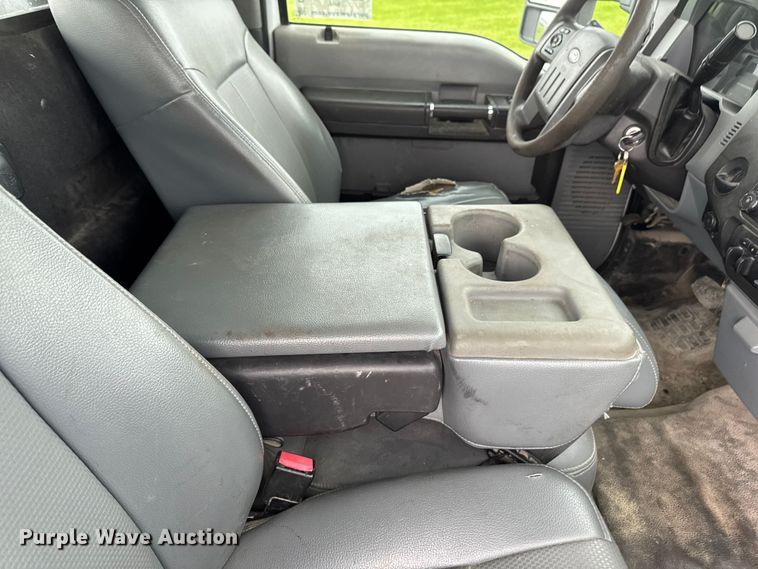 image for item DV2003 2013 Ford F550 Super Duty XL flatbed truck