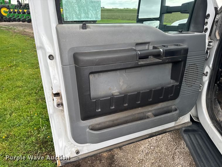 image for item DV2003 2013 Ford F550 Super Duty XL flatbed truck