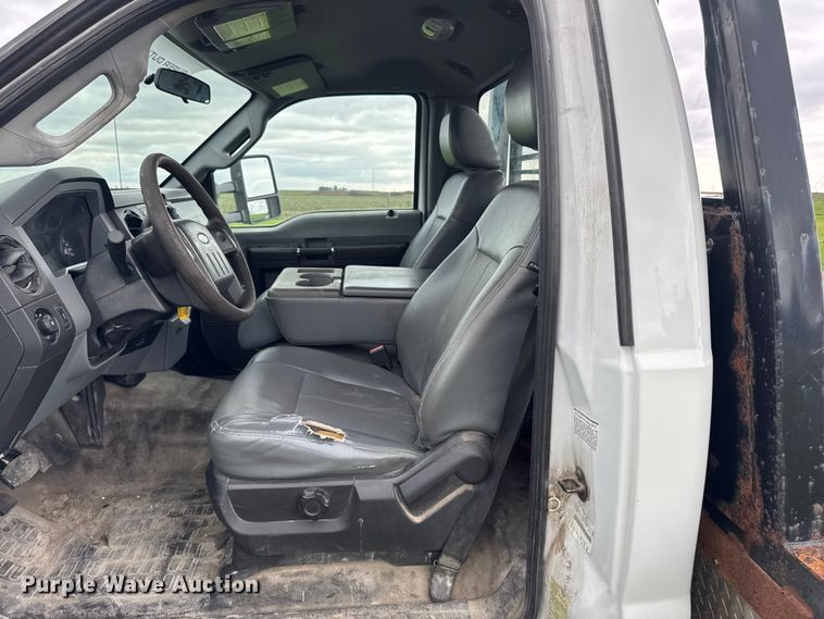 image for item DV2003 2013 Ford F550 Super Duty XL flatbed truck