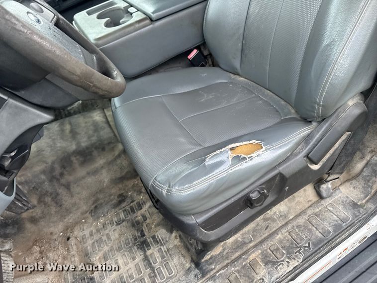 image for item DV2003 2013 Ford F550 Super Duty XL flatbed truck