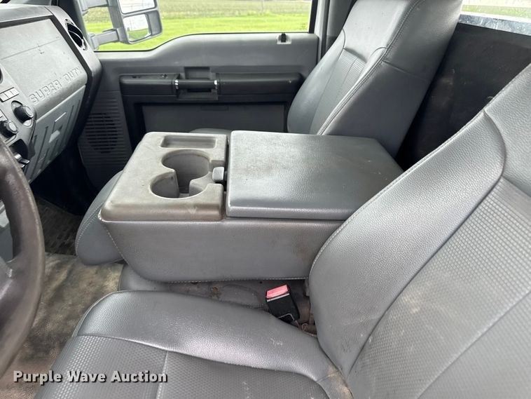 image for item DV2003 2013 Ford F550 Super Duty XL flatbed truck