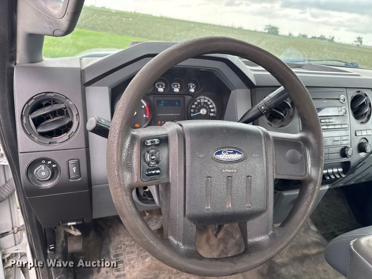 image for item DV2003 2013 Ford F550 Super Duty XL flatbed truck