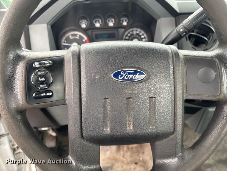 image for item DV2003 2013 Ford F550 Super Duty XL flatbed truck