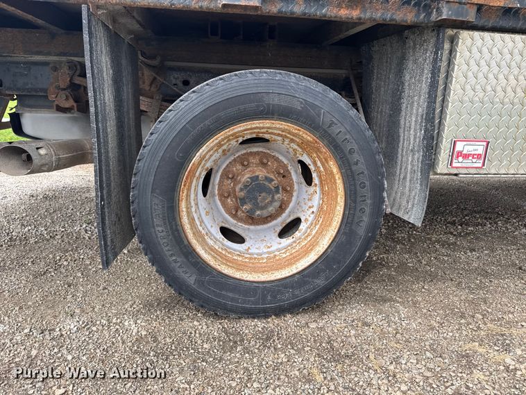 image for item DV2003 2013 Ford F550 Super Duty XL flatbed truck