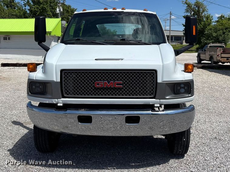 image for item DV4316 2008 GMC C5 5500 truck cab and chassis