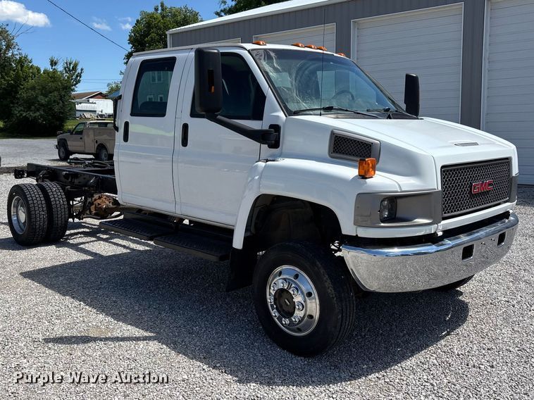 image for item DV4316 2008 GMC C5 5500 truck cab and chassis