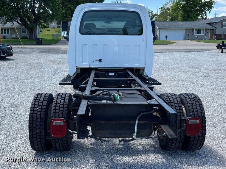 image for item DV4316 2008 GMC C5 5500 truck cab and chassis