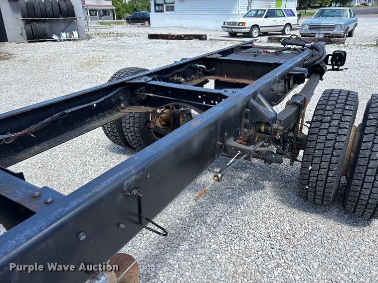 image for item DV4316 2008 GMC C5 5500 truck cab and chassis