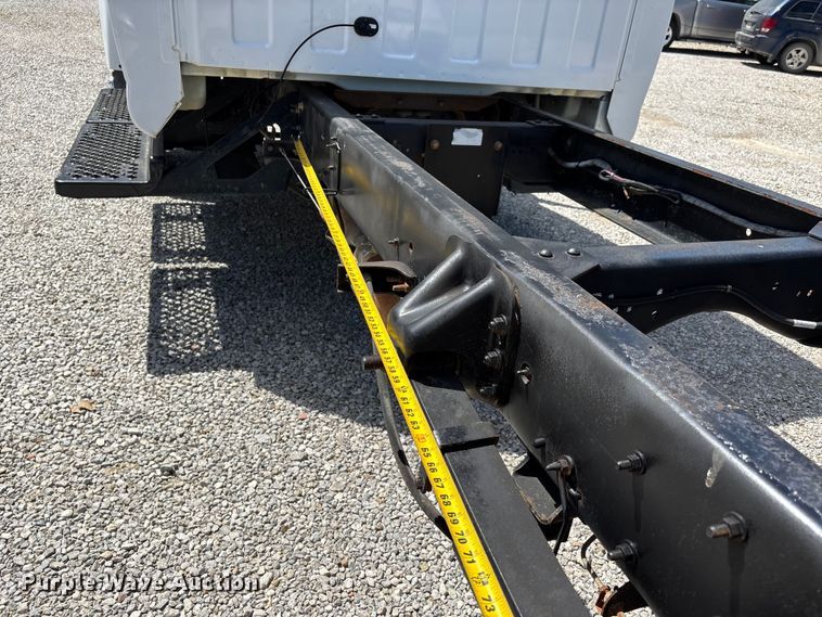 image for item DV4316 2008 GMC C5 5500 truck cab and chassis