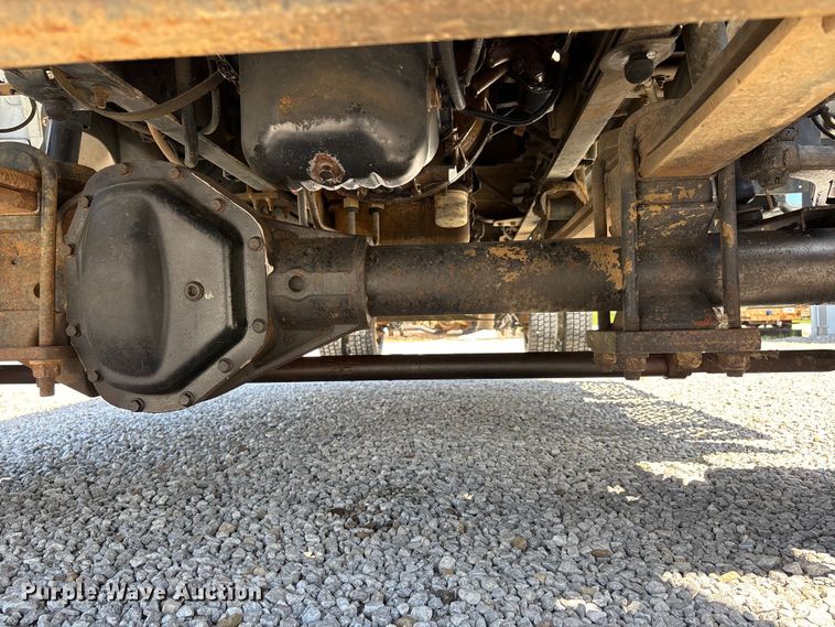 image for item DV4316 2008 GMC C5 5500 truck cab and chassis