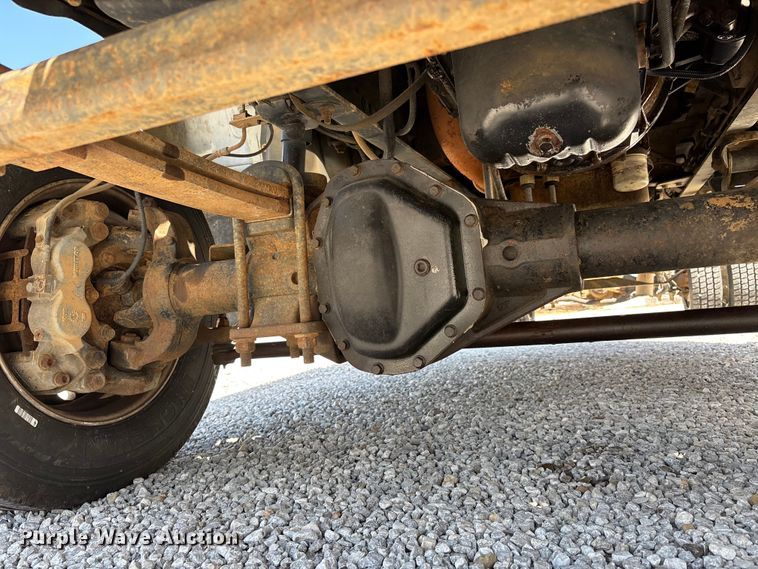 image for item DV4316 2008 GMC C5 5500 truck cab and chassis