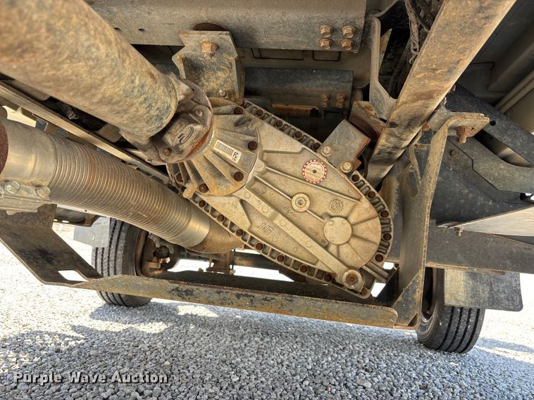 image for item DV4316 2008 GMC C5 5500 truck cab and chassis