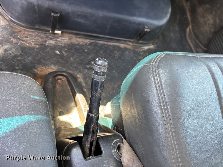 image for item DV4316 2008 GMC C5 5500 truck cab and chassis