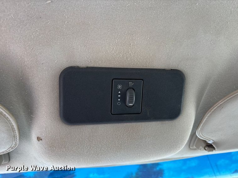 image for item DV4316 2008 GMC C5 5500 truck cab and chassis