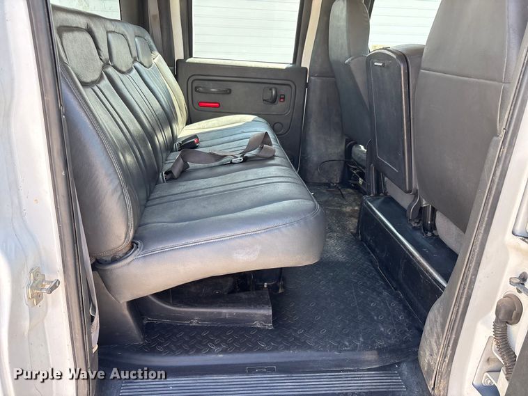 image for item DV4316 2008 GMC C5 5500 truck cab and chassis