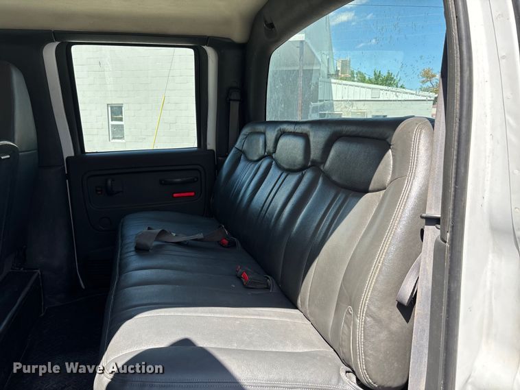 image for item DV4316 2008 GMC C5 5500 truck cab and chassis