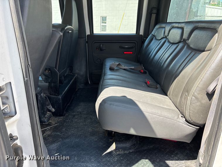 image for item DV4316 2008 GMC C5 5500 truck cab and chassis