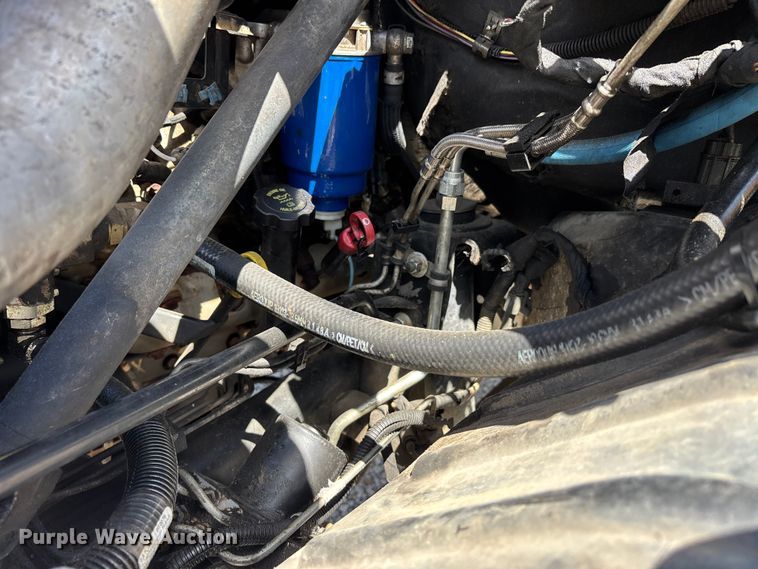 image for item DV4316 2008 GMC C5 5500 truck cab and chassis