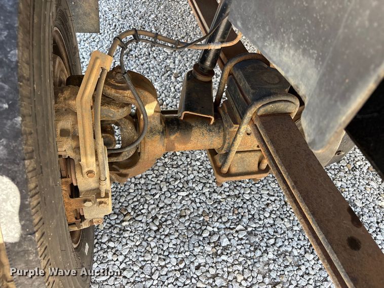 image for item DV4316 2008 GMC C5 5500 truck cab and chassis