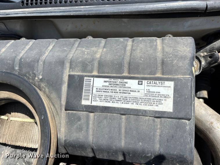 image for item DV4316 2008 GMC C5 5500 truck cab and chassis