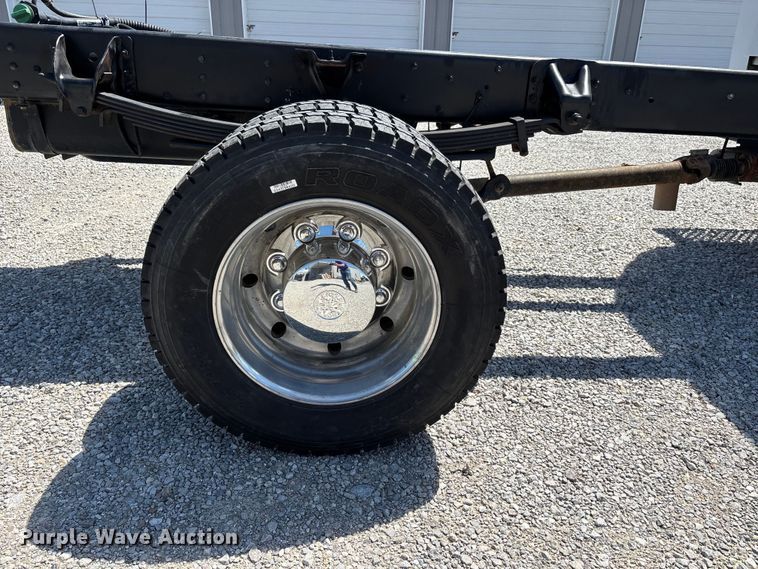 image for item DV4316 2008 GMC C5 5500 truck cab and chassis