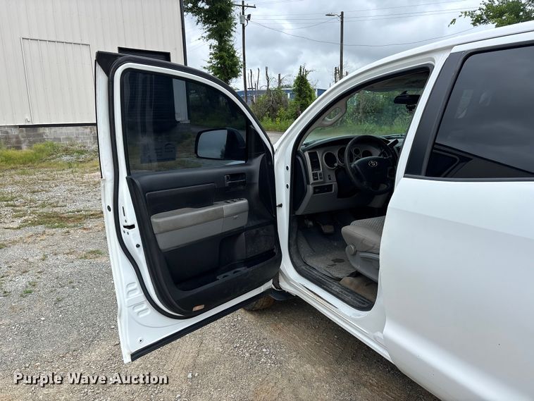 image for item DV4360 2008 Toyota Tundra Ext. Cab pickup truck