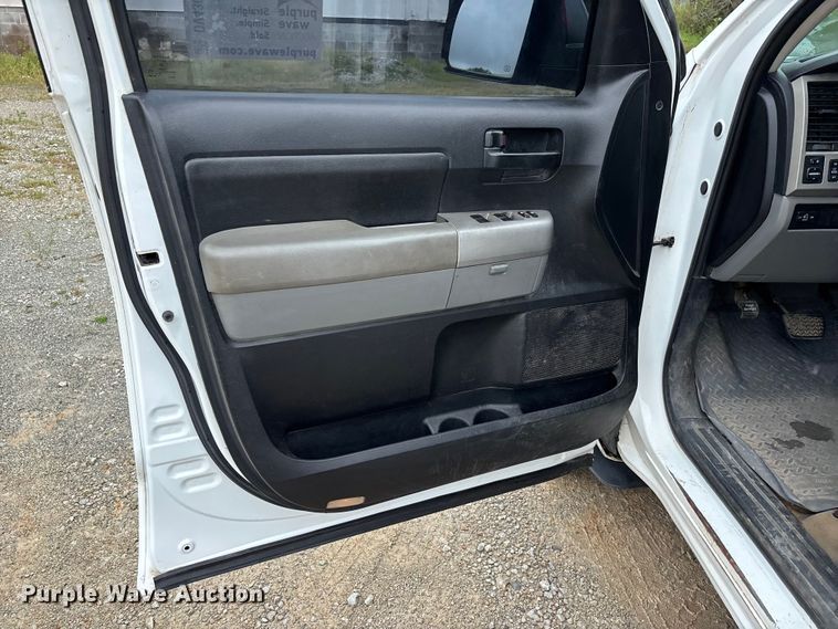 image for item DV4360 2008 Toyota Tundra Ext. Cab pickup truck