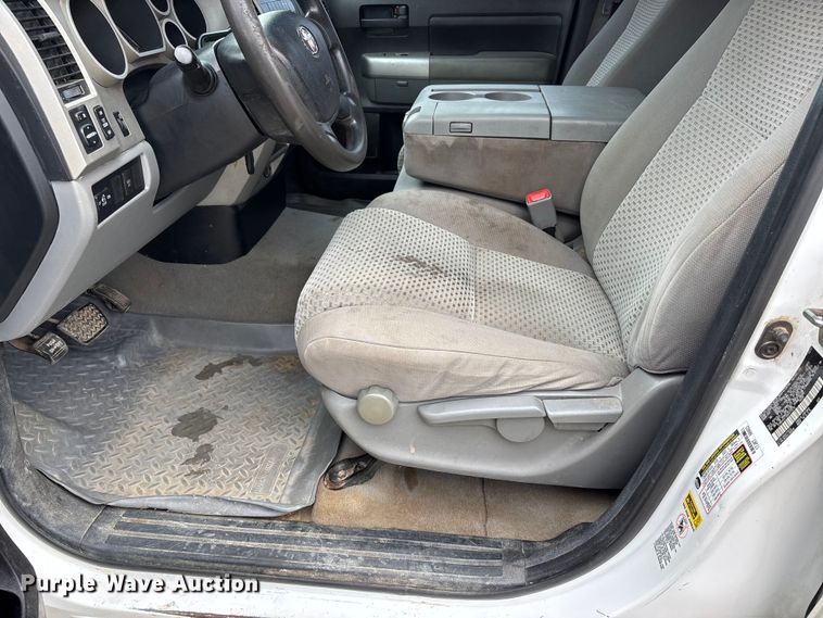 image for item DV4360 2008 Toyota Tundra Ext. Cab pickup truck
