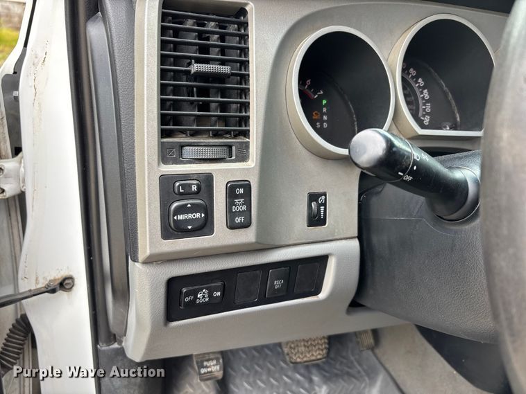 image for item DV4360 2008 Toyota Tundra Ext. Cab pickup truck