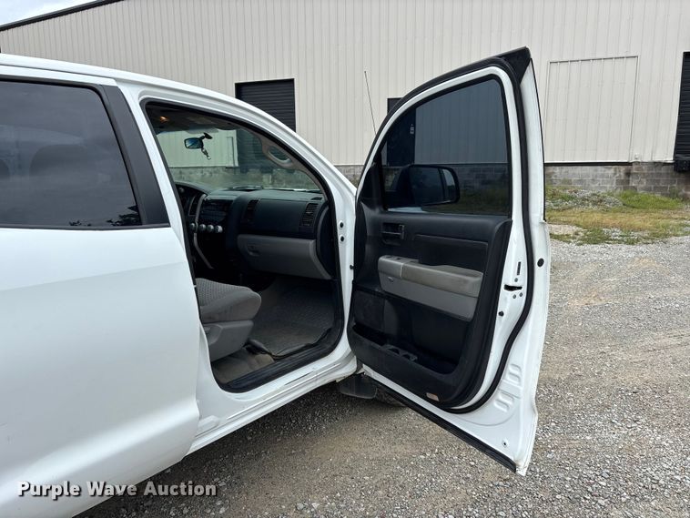 image for item DV4360 2008 Toyota Tundra Ext. Cab pickup truck
