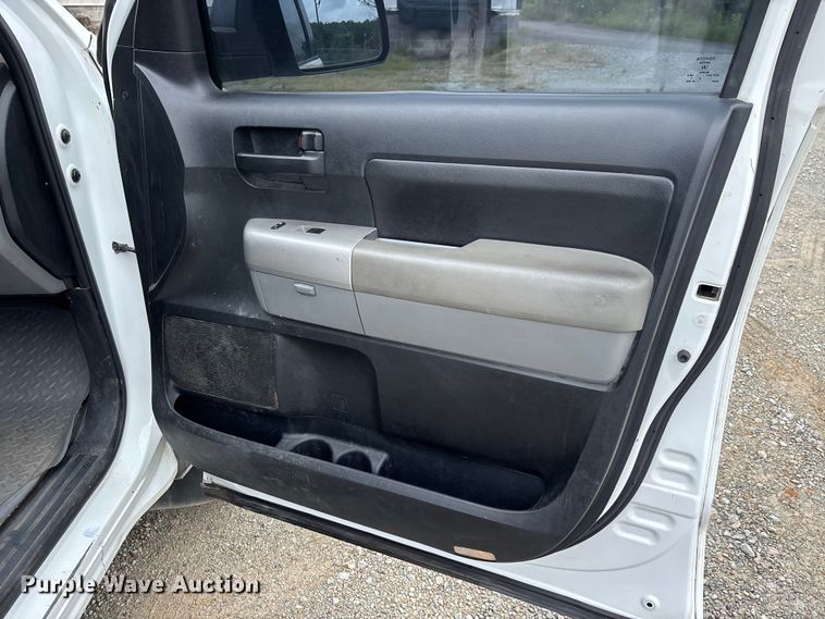 image for item DV4360 2008 Toyota Tundra Ext. Cab pickup truck