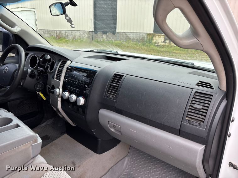 image for item DV4360 2008 Toyota Tundra Ext. Cab pickup truck