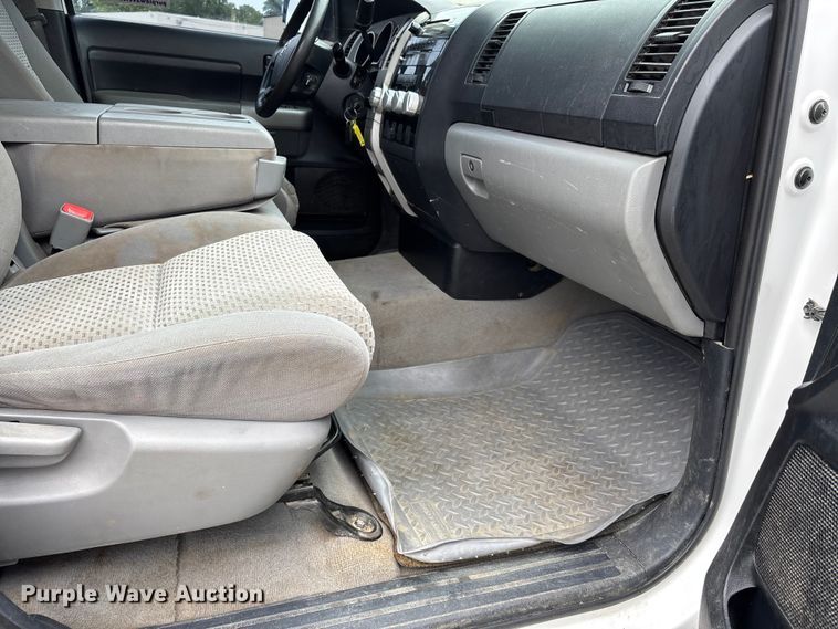 image for item DV4360 2008 Toyota Tundra Ext. Cab pickup truck