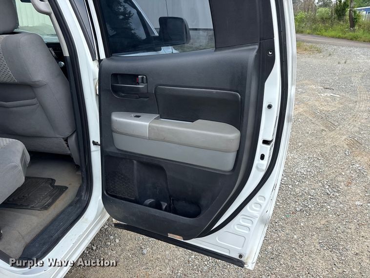 image for item DV4360 2008 Toyota Tundra Ext. Cab pickup truck