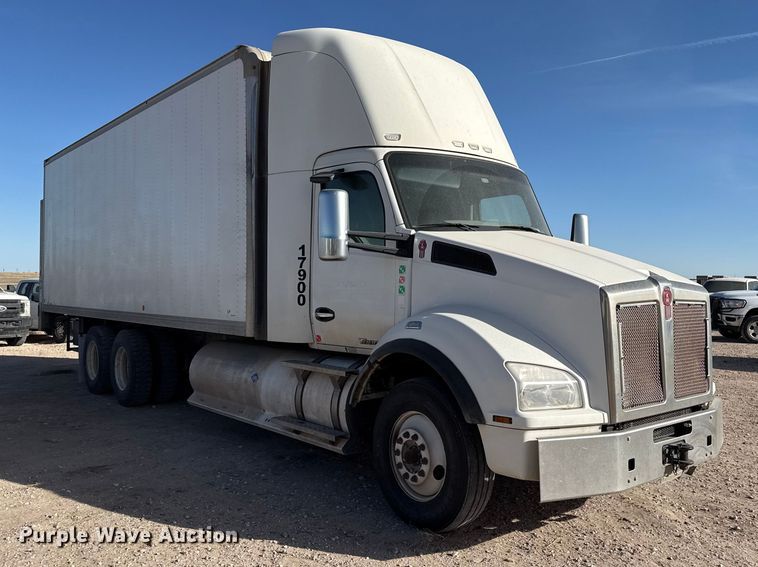 image for item DZ5417 2019 Kenworth T880 box truck