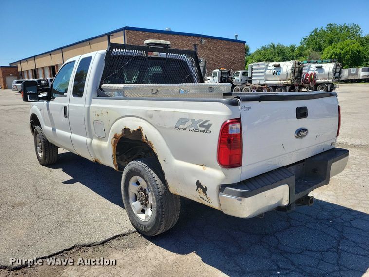 image for item DZ7123 2011 Ford F250 Crew Cab pickup truck