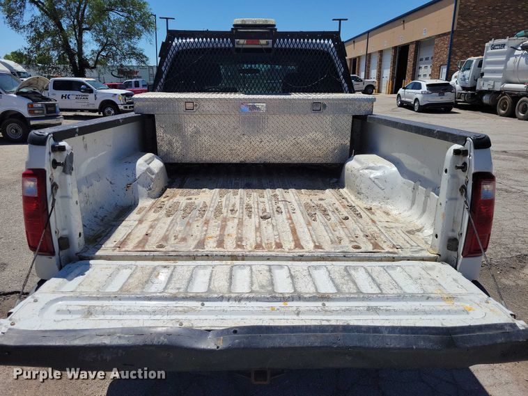 image for item DZ7123 2011 Ford F250 Crew Cab pickup truck