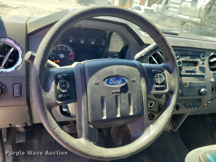 image for item DZ7123 2011 Ford F250 Crew Cab pickup truck