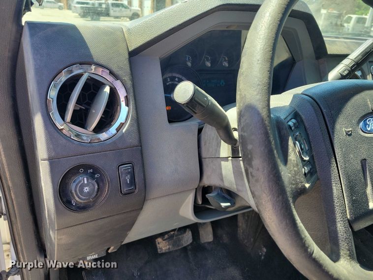 image for item DZ7123 2011 Ford F250 Crew Cab pickup truck