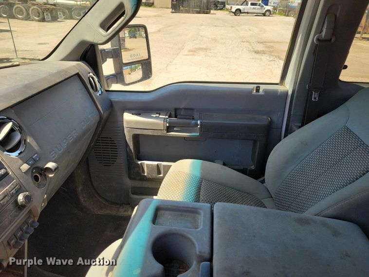 image for item DZ7123 2011 Ford F250 Crew Cab pickup truck