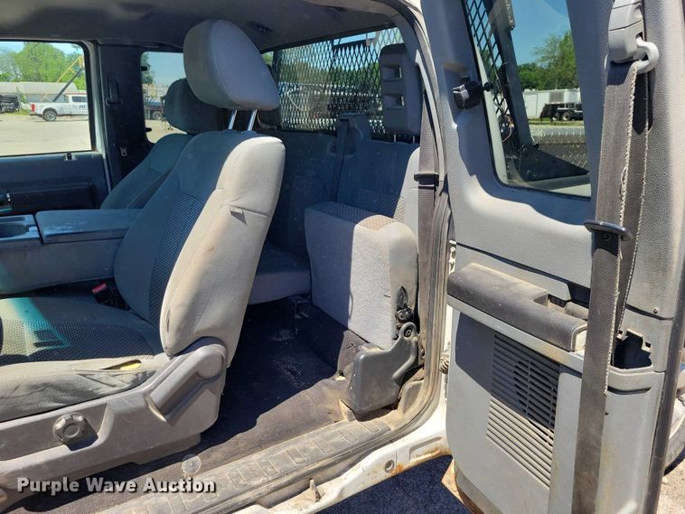 image for item DZ7123 2011 Ford F250 Crew Cab pickup truck