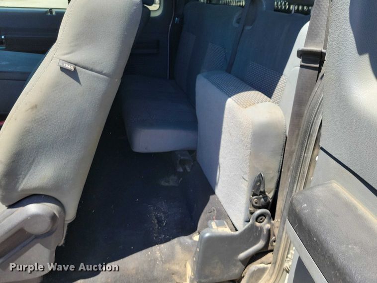 image for item DZ7123 2011 Ford F250 Crew Cab pickup truck