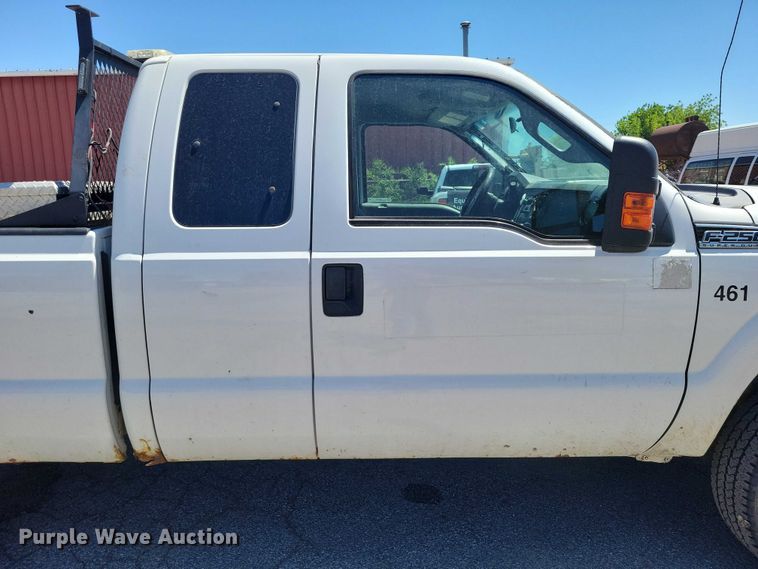image for item DZ7123 2011 Ford F250 Crew Cab pickup truck