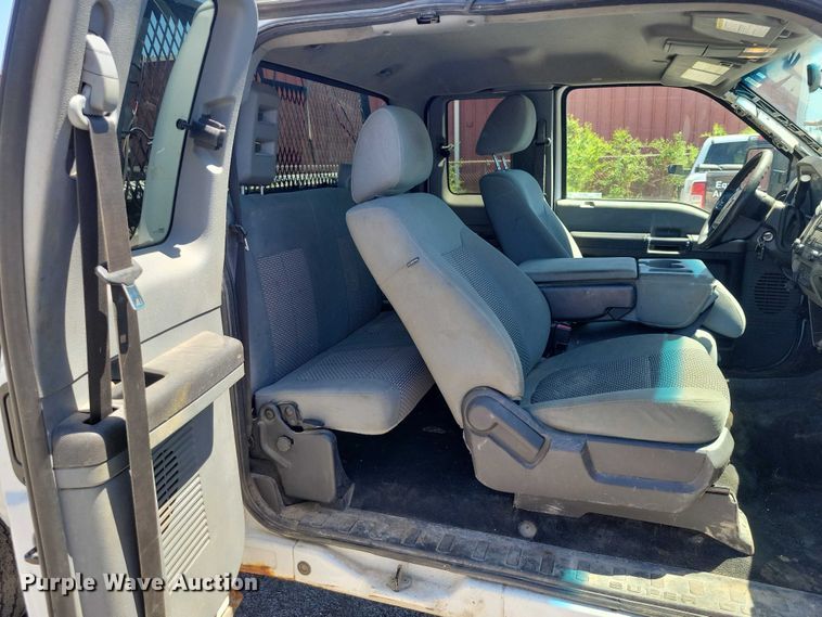 image for item DZ7123 2011 Ford F250 Crew Cab pickup truck