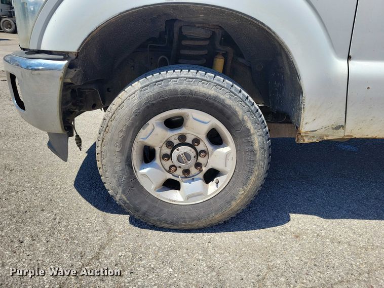 image for item DZ7123 2011 Ford F250 Crew Cab pickup truck
