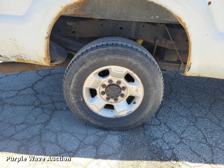 image for item DZ7123 2011 Ford F250 Crew Cab pickup truck
